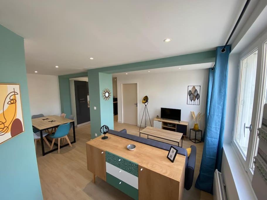 Appartement Familial, 2 Chambres, En Rdc Sur Cour Saint-Florentin  Exterior photo